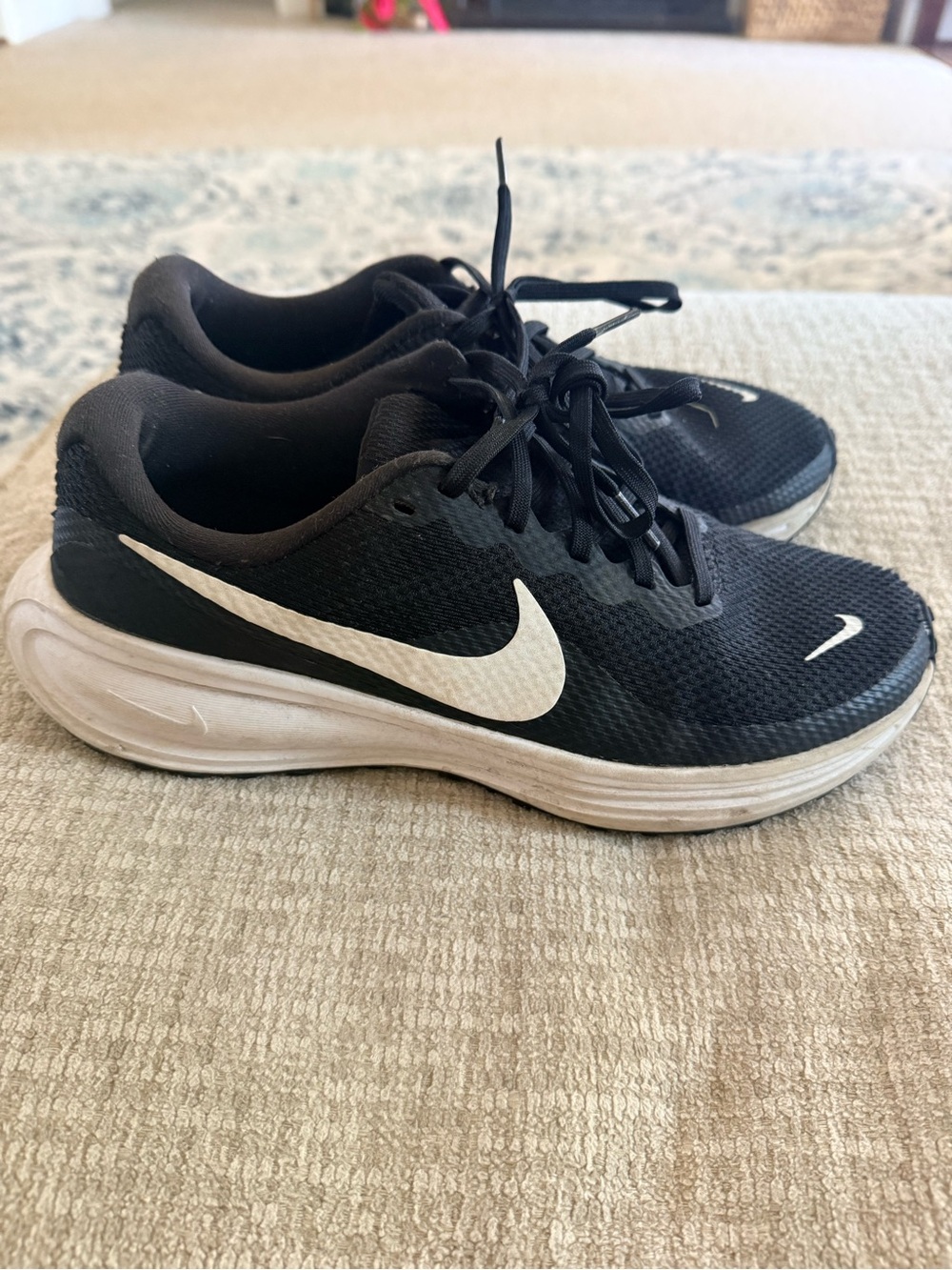 Nike Men’s Black and White Running Sneakers